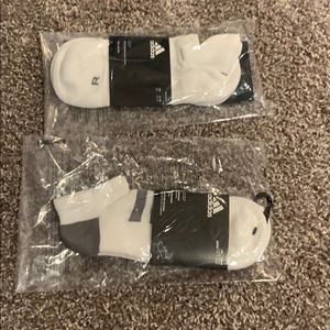 2 pairs of women’s Adidas socks